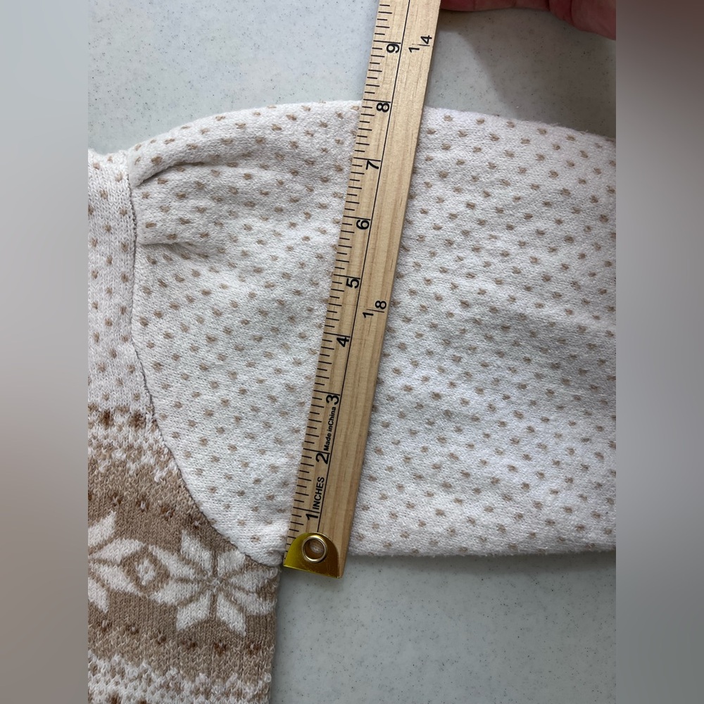 Old Navy Women’s Cream Winter Theme Cardigan Sweater. Size XL (14-16) - Picture 9 of 11